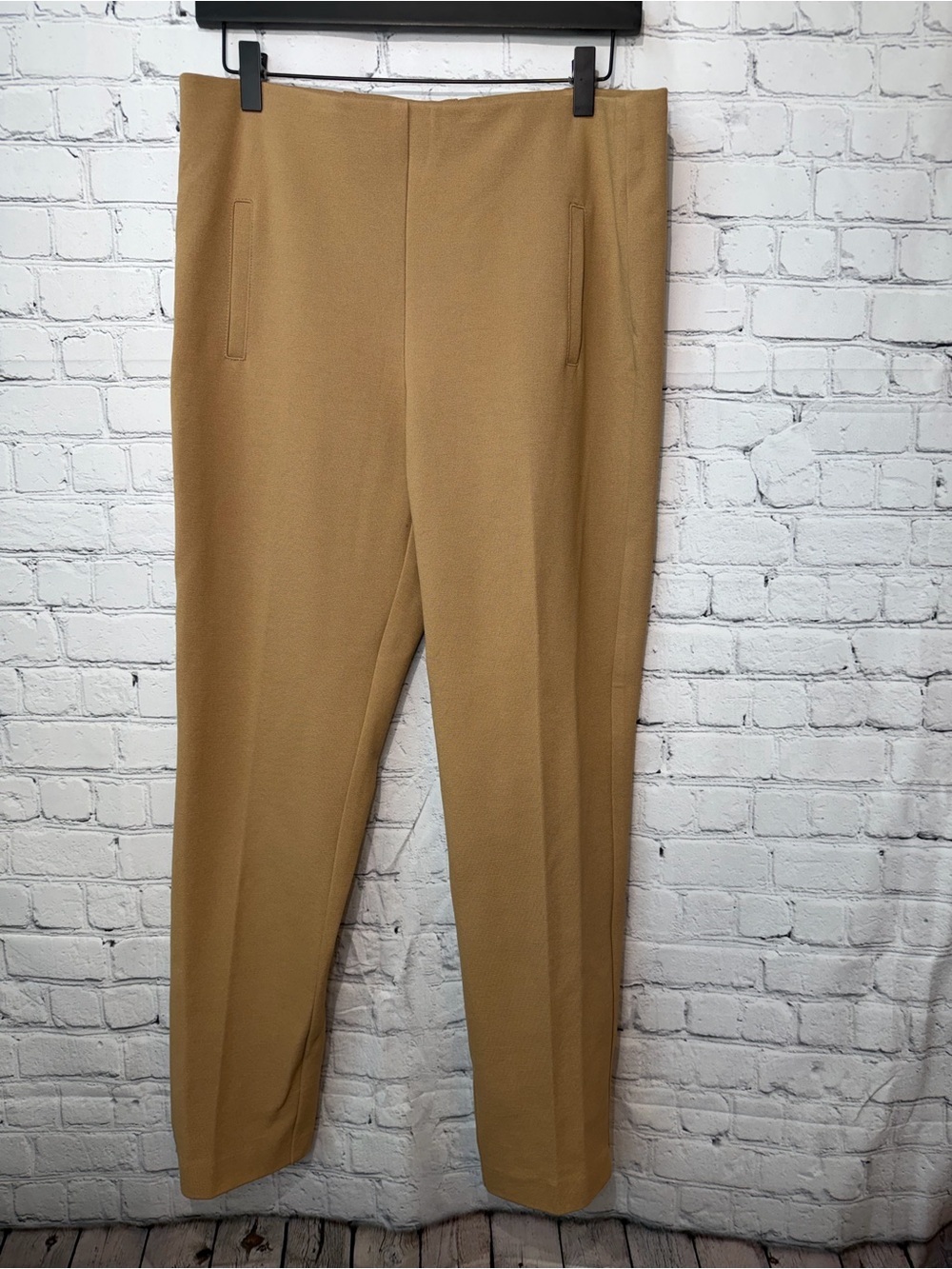 NWOT chico’s size 1-US 8 Juliet,  Ponte ankle pants in light brown